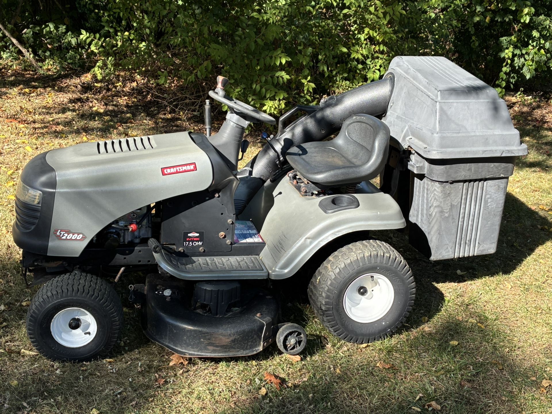 Craftsman LT2000 Lawn Tractor