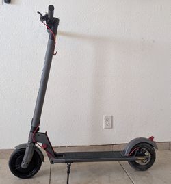 2026 GoTrax XR ADVANCE Electric Scooter - Great Condition (With Charger). Ready to ride ❗