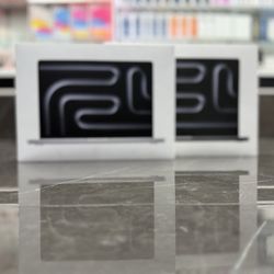 MacBook Pro 14” & 16” M4 & M5 Available ((Take It Home In Payments/ llévatelo a casa en pagos) Only $10 Down 