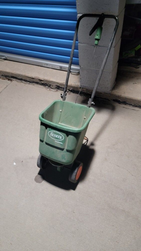 Salt, Seeds , Fertilizer Etc Dispenser