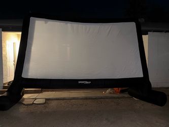 Inflatable movie screen