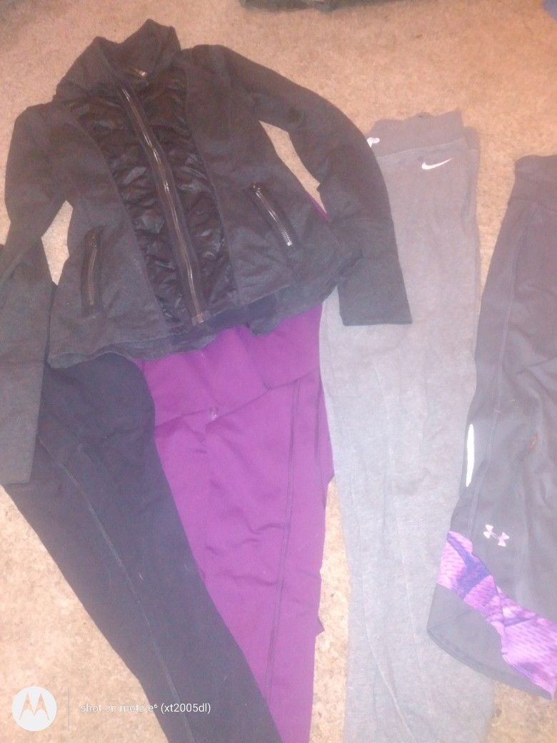 Women's 5 Piece Workout Clothes Bundle Size Small