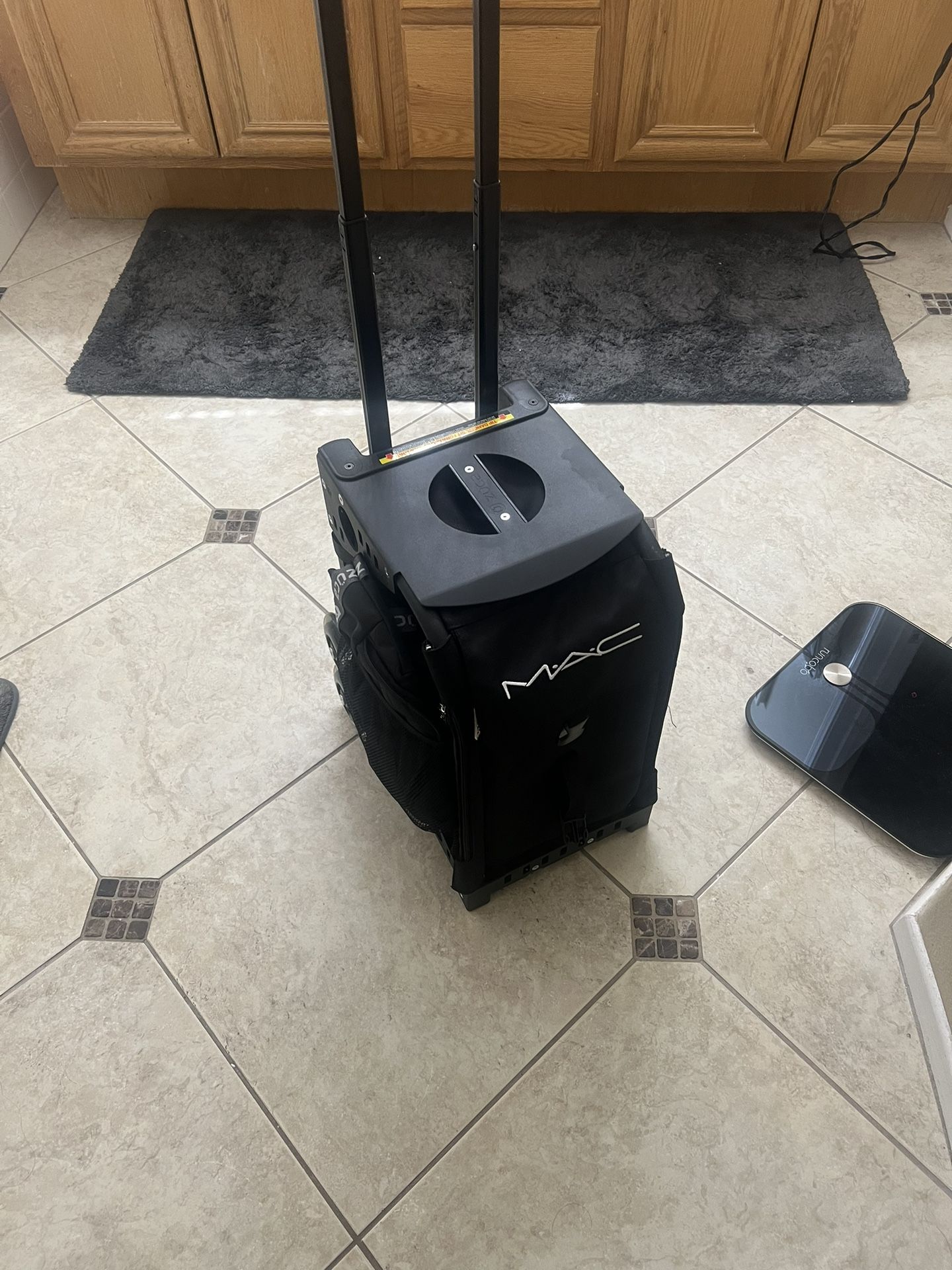 MAC Make up Bag On Wheels