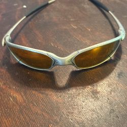 Vintage Juliet Oakley’s