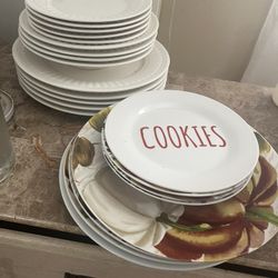22 Piece Plates And Bowls 