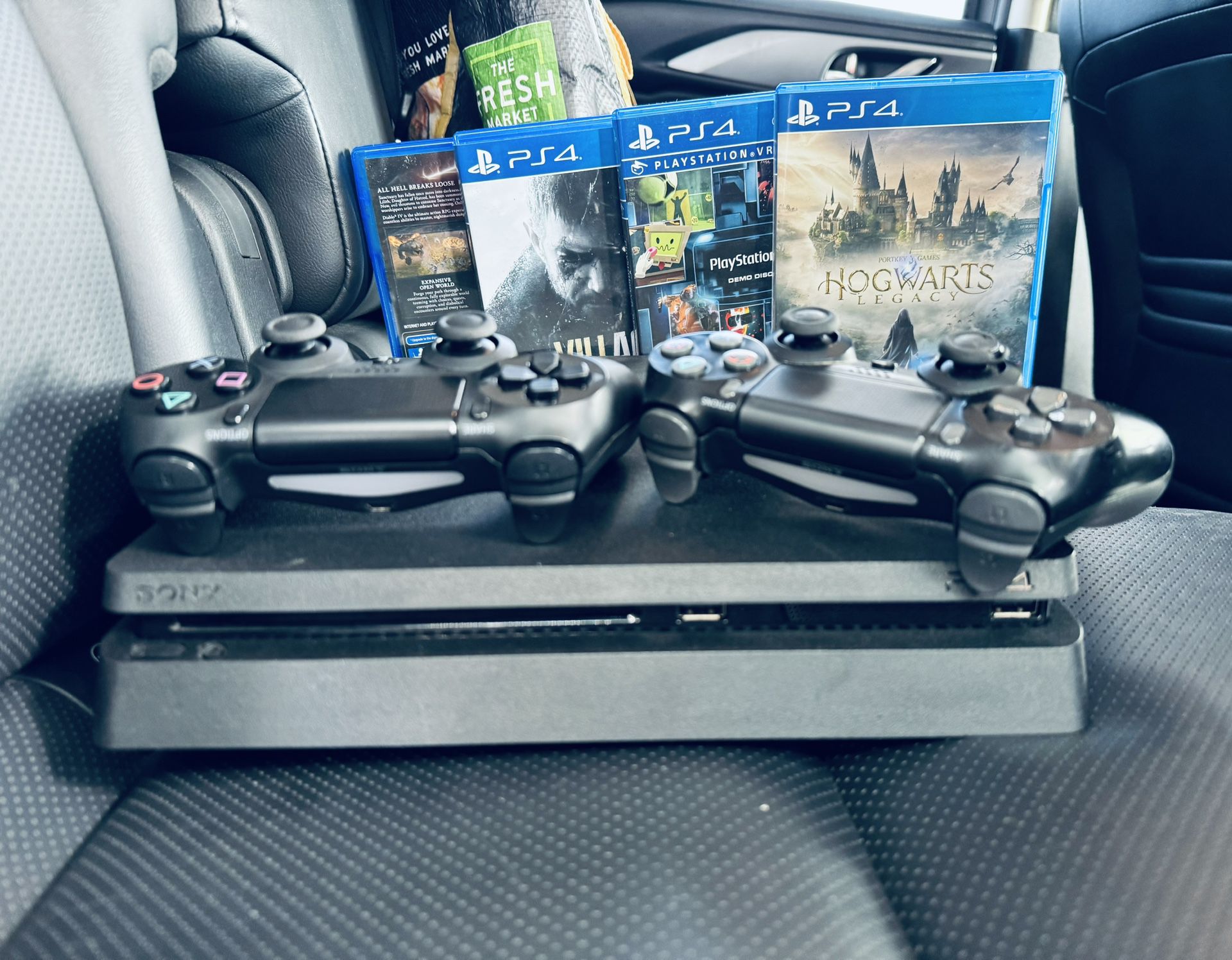 Ps4 1tb paquete completo 2 controllers + 4 juegos + 6 meses garantia + los cables play 4 price firm