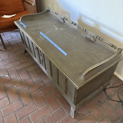 Vintage Chest Opens Storage Seat Estate Wood 