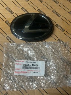 2020-2023 Lexus RX ES IS Front Grille Emblem Radar 90975-A2021 OEM 90975–02171