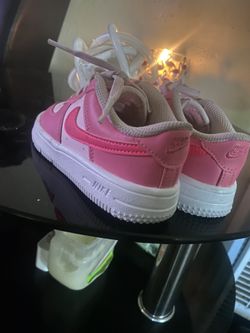Size 9c Toddler Air Force 1s Nike comes with box