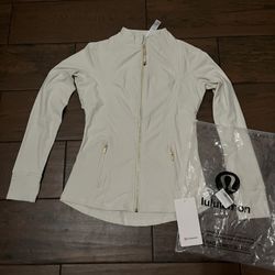 Lululemon Woman’s Define Jacket, "White on Gold" Size 6