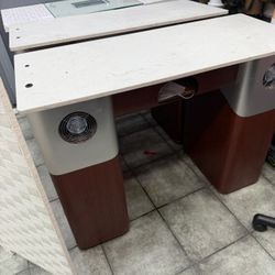 Manicure Table