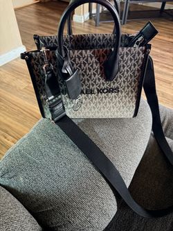 Michael Kors MK Signature Tote Bag