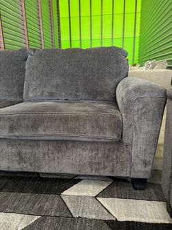 Ashley furniture 2pc couch sofa set (DELIVERY AVAILABLE)