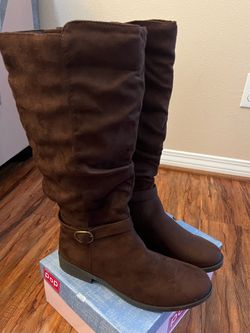 New Women’s Boots Size 11
