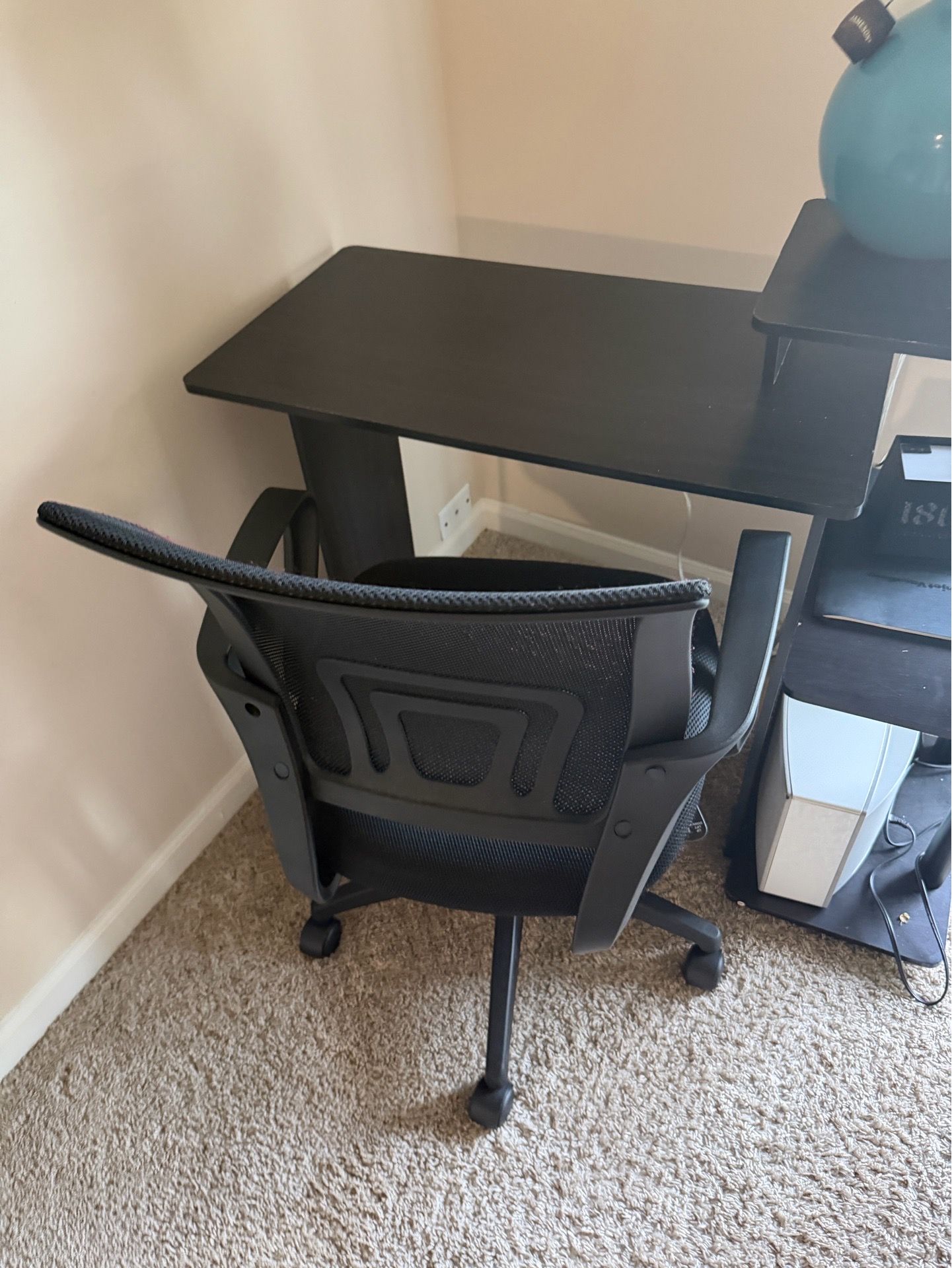 Office chair and table
