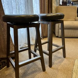 2 Swivel Counter Height Stools