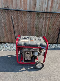 Briggs and Stratton 3500 Watt/4800 Starting Watts Gas portable generator (needs work)