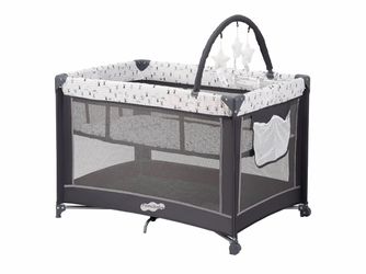 Pamobabe Portable Baby Play Yard with Bassinet