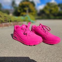 BRAND NEW PINK SKETCHERS SHOES 