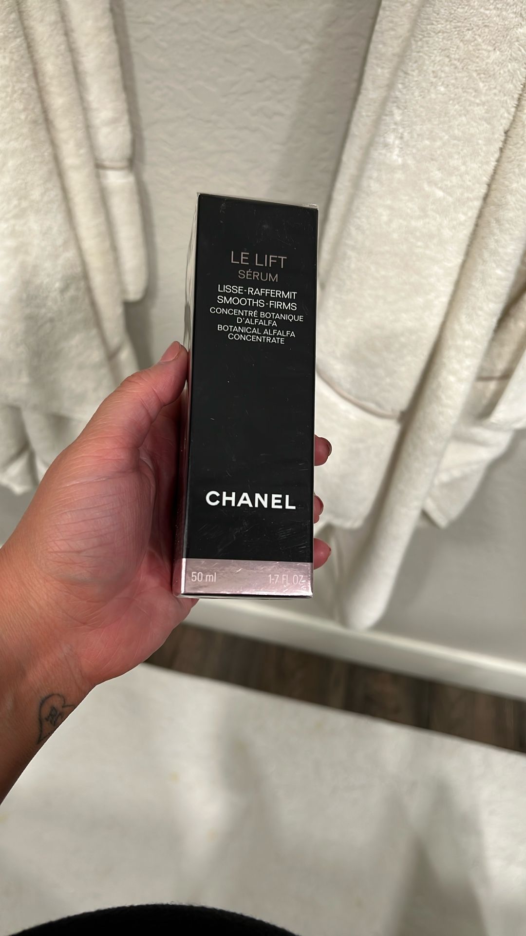 CHANEL Le Lift Serum 1.7 Ounce