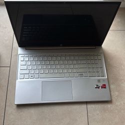 HP Pavilion 16 Silver FHD+ 3.3 GHz Ryzen 7 8840U 16GB 225GB Excellent