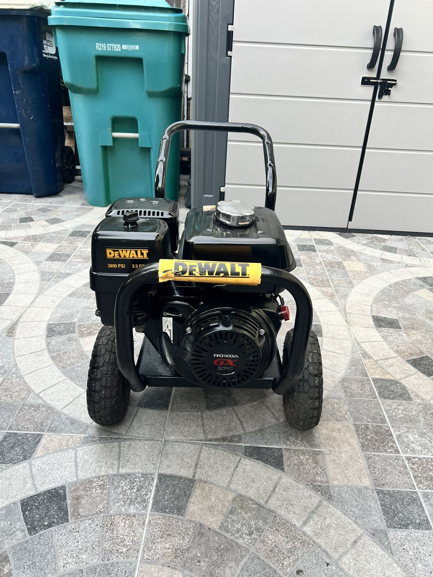 DEWALT 3800 PSI 3.5 GPM Gas Powered Cold Water Pressure Washer