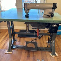 Singer Sewing Machine 