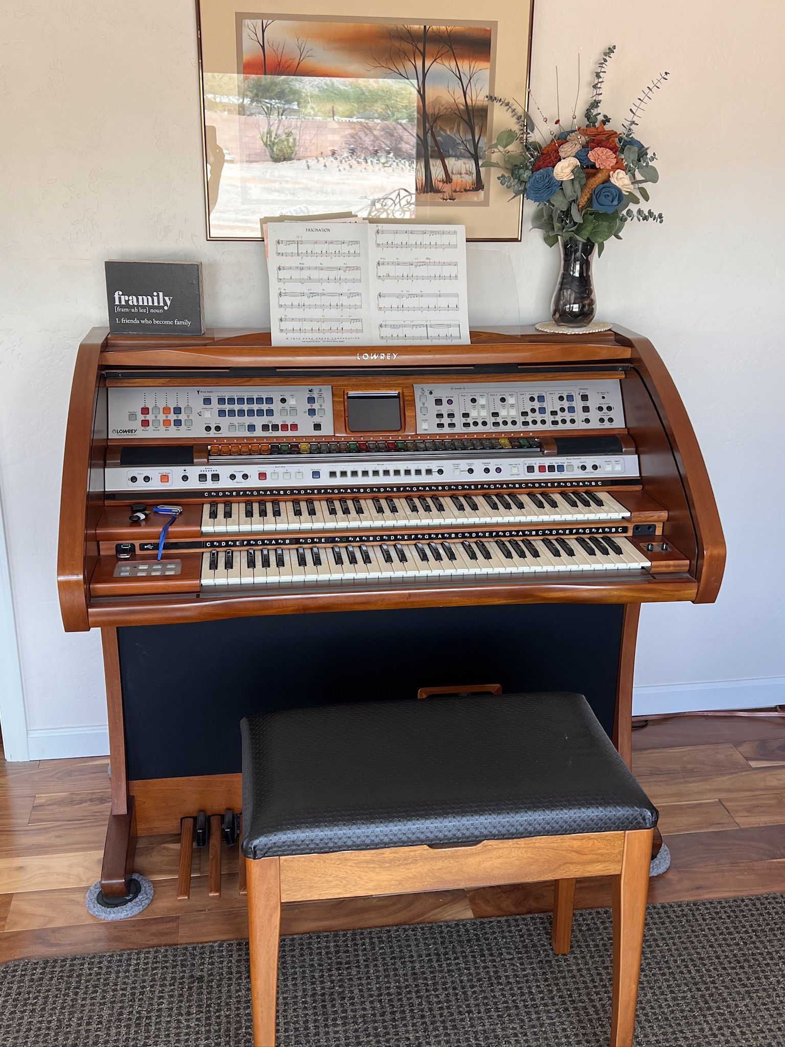 Lowery Organ - Mint Condition!! Has All The Original Paperwork
