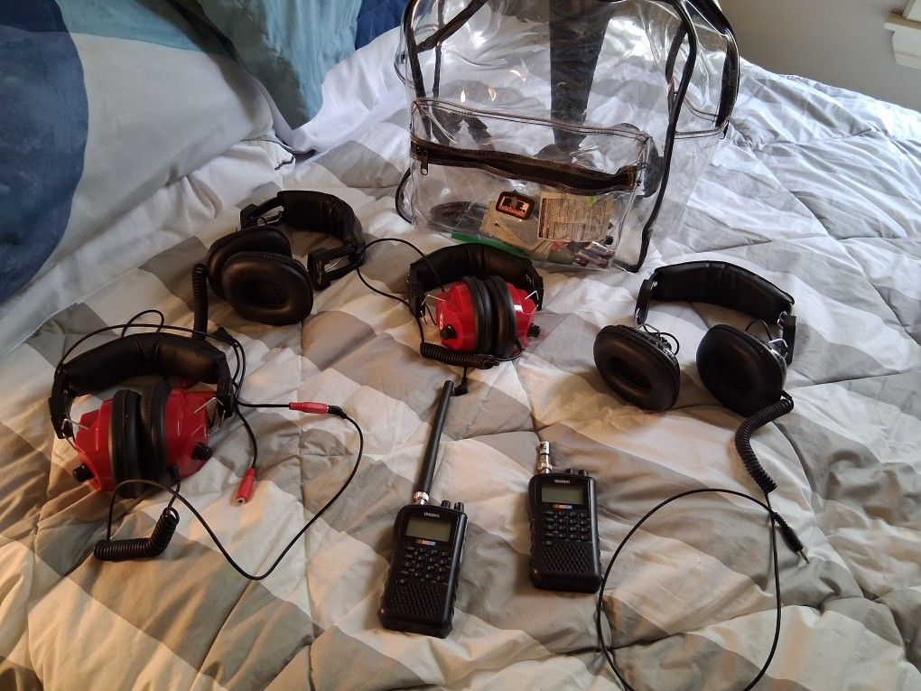 Nascar Four Headsets With Radios And Backpack