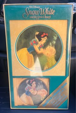 Walt Disney's Snow White and the Seven Dwarfs Soundtrack Collector's Series CD & Art Package featuring Lenticular 3D Motion Art