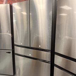 Bespoke 4-Door French Door Refrigerator (29 cu. ft.) with Beverage CenterTM