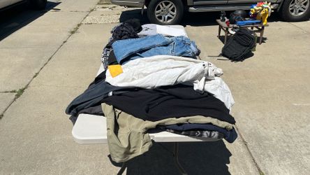 Yard sale 5 dolla or less