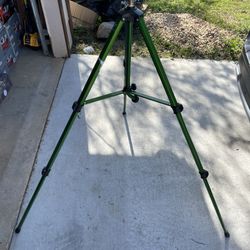 Tripod sprinkler