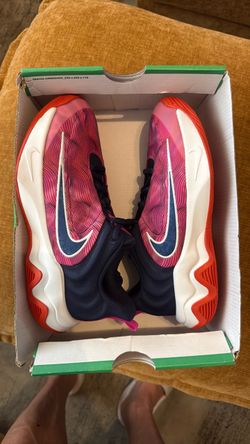 Nike Giannis Immortality Size 5.5  New In Box