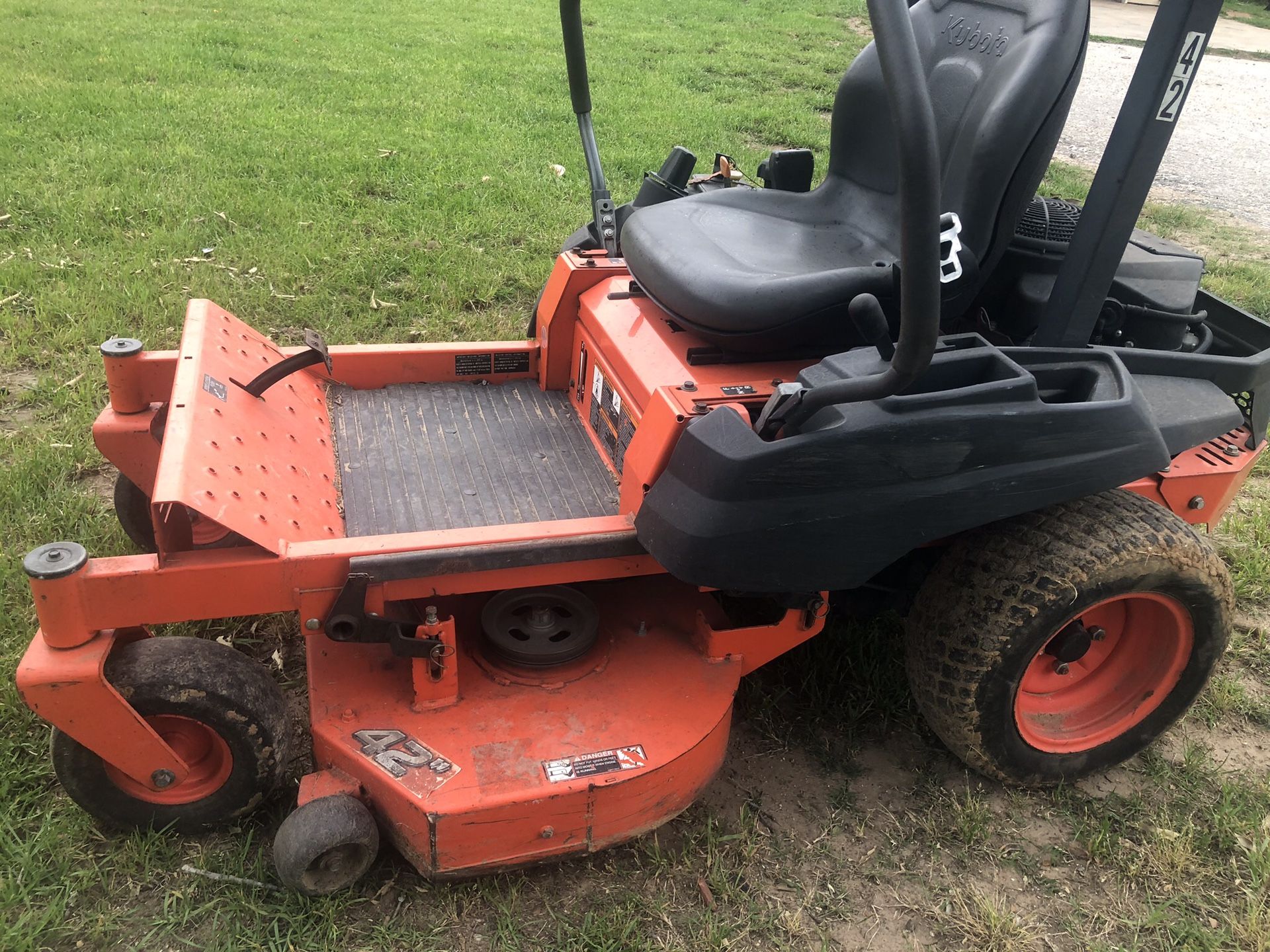 42 inch 0 turn Kubota mower. Drives great very clean low hours.