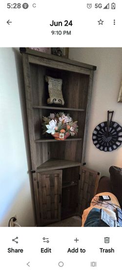 Corner cabinet