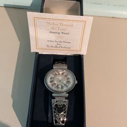 Disney Bradford Exchange Mickey Mouse  Through The Years, Rotating Dial Beautiful