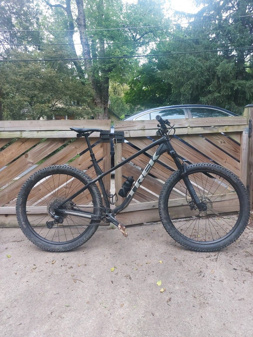 TREK ROSCOE 7 XL 2023