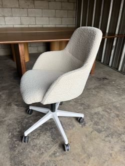 Bouclé Swivel office chair ( can deliver for $10 )