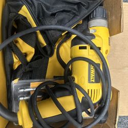 Dewalt 3/8in Keyless Drill