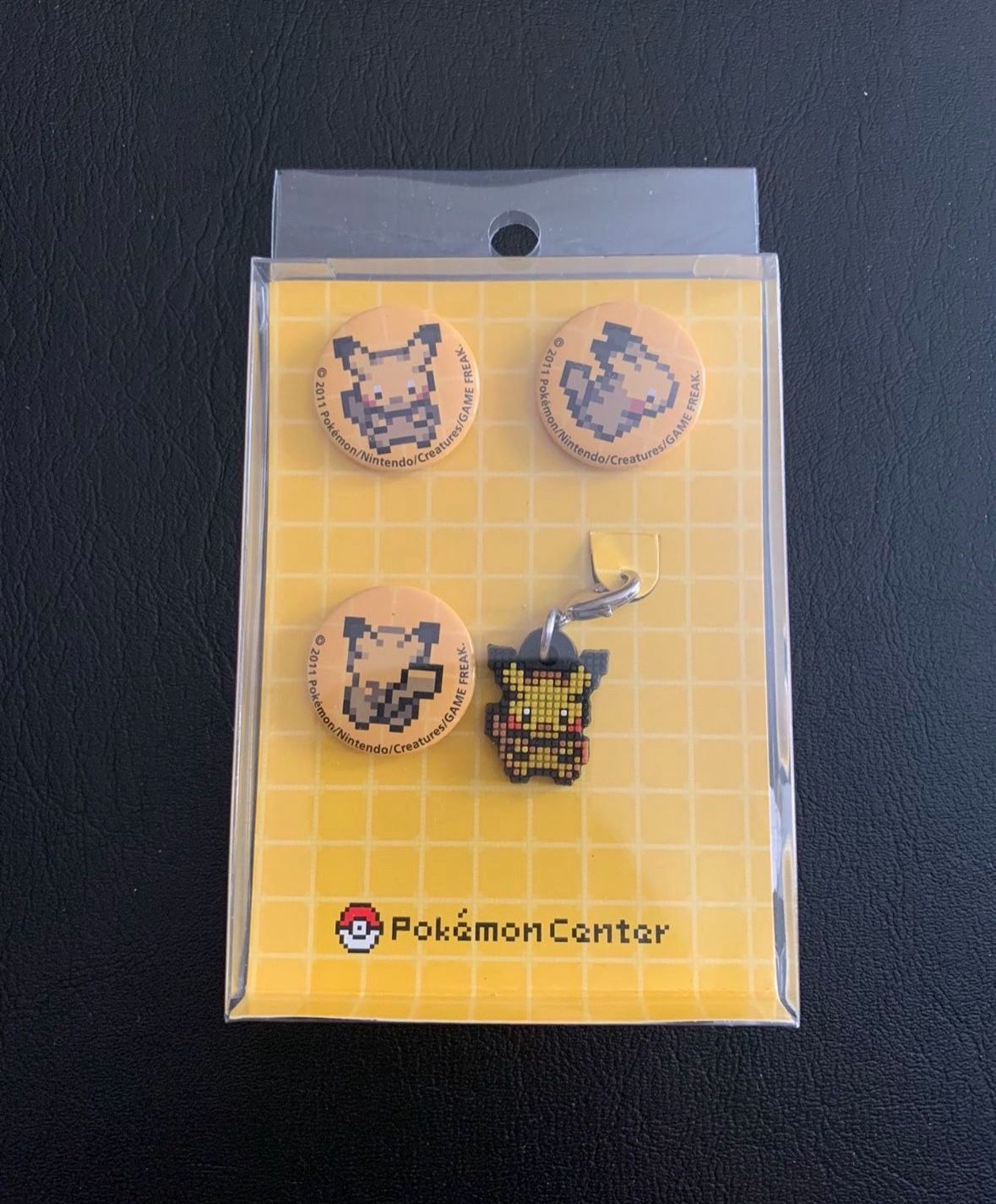 Japan Pikachu Pixel Can Badge Button Pin Keychain Pokemon Center 2011