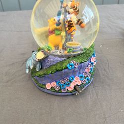 Winnie The Pooh Snow Globe