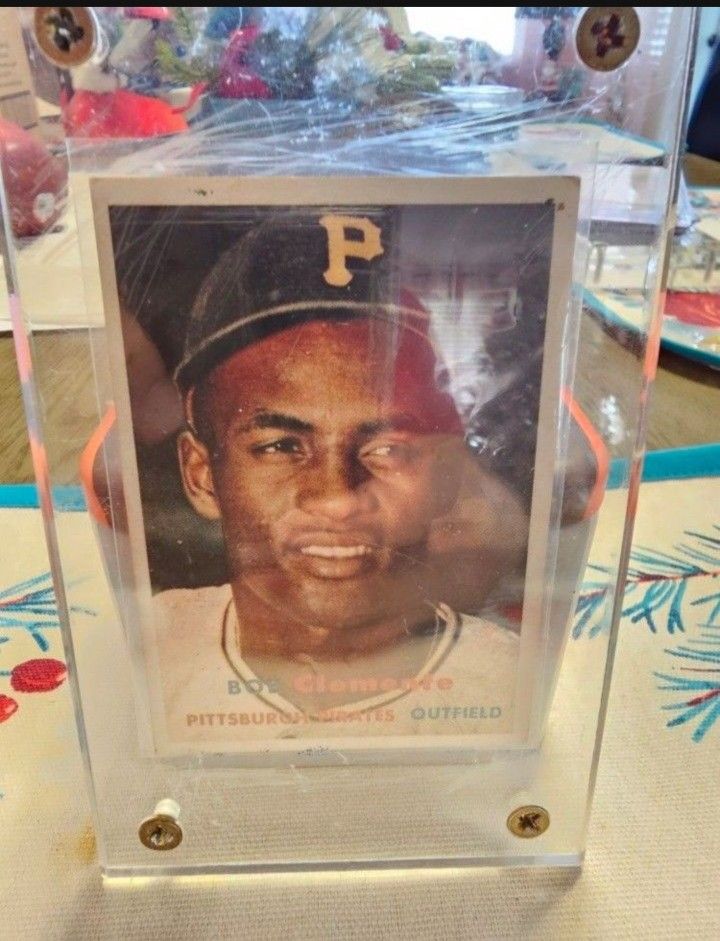 Roberto Clemente '57 Topps Baseball Card 