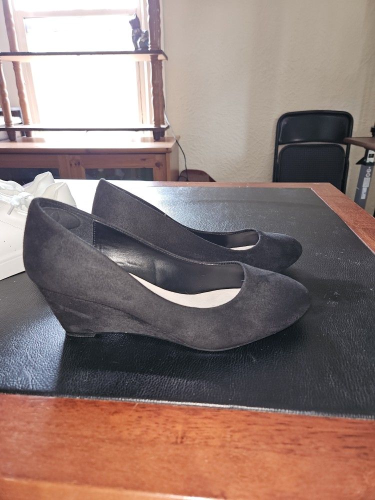 Size 9: Black suede Wedges