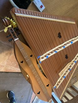 Dulcimer Mountain Or Hammer Dulcimer
