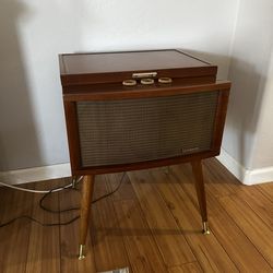 1957 Magnavox Record Player tube amp consolette sounds amazing