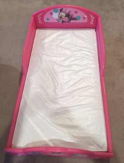 Mini Mouse Toddler Bed