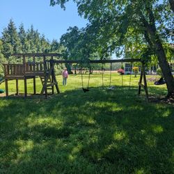 Swing Set w / slide