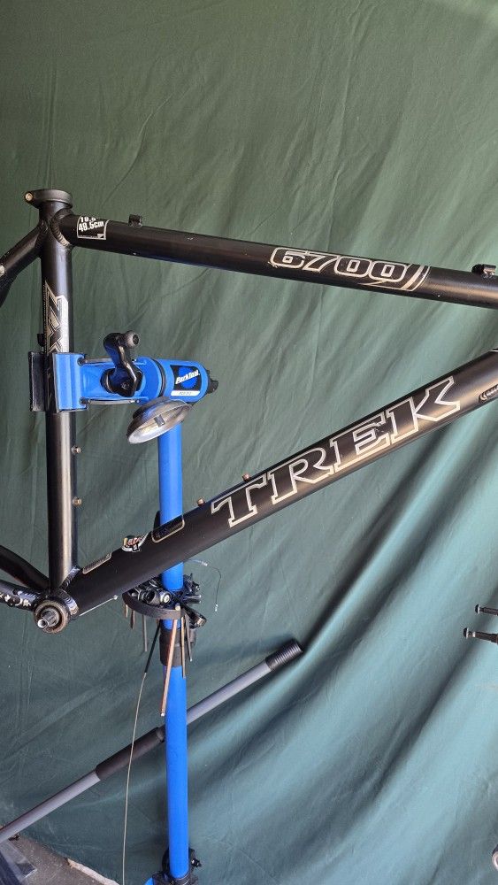 TREK 7600