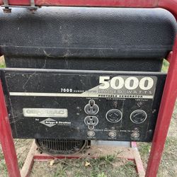 7000 Surge Watt Generator/5000 Rated Watts